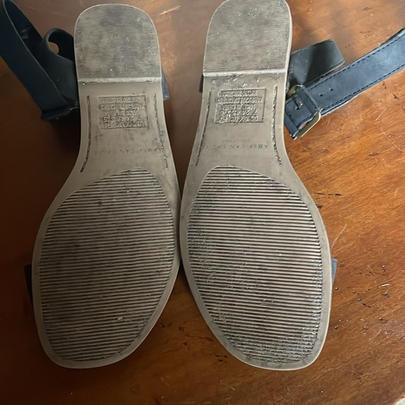 American Eagle Sandals - Picture 2 of 3